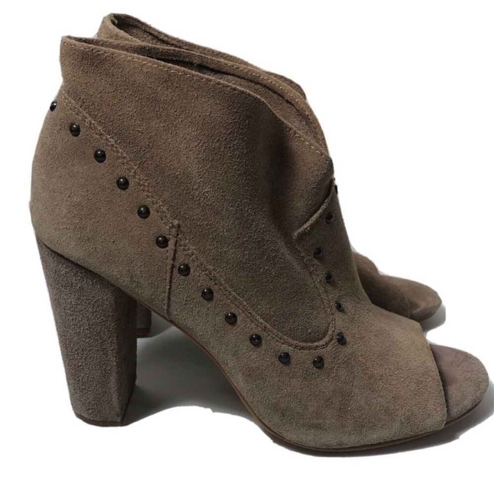 Vince Camuto suede taupe block heel peep toe booties. Size 8.5.